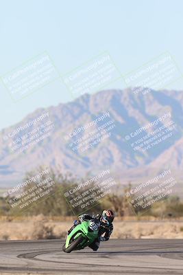 media/Dec-07-2025-CVMA (Sun) [[3e7d2de5dc]]/Race 16-Formula Middleweight/